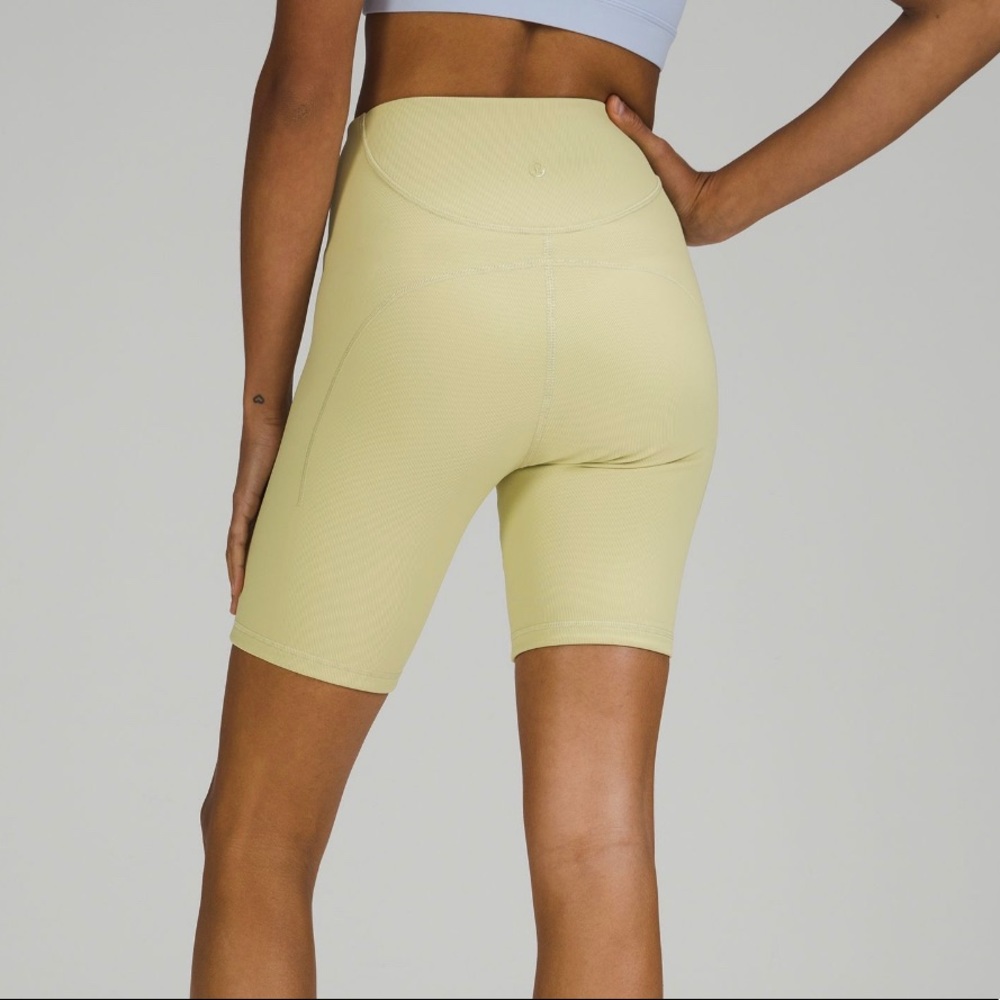 Lululemon Ribbed Contoured High Rise Short 8” NWT Size 4